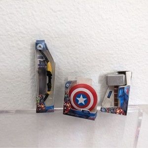 Mini Brands Marvel Weapons: Captain America Shield, Hawk Eye Arrow Thor